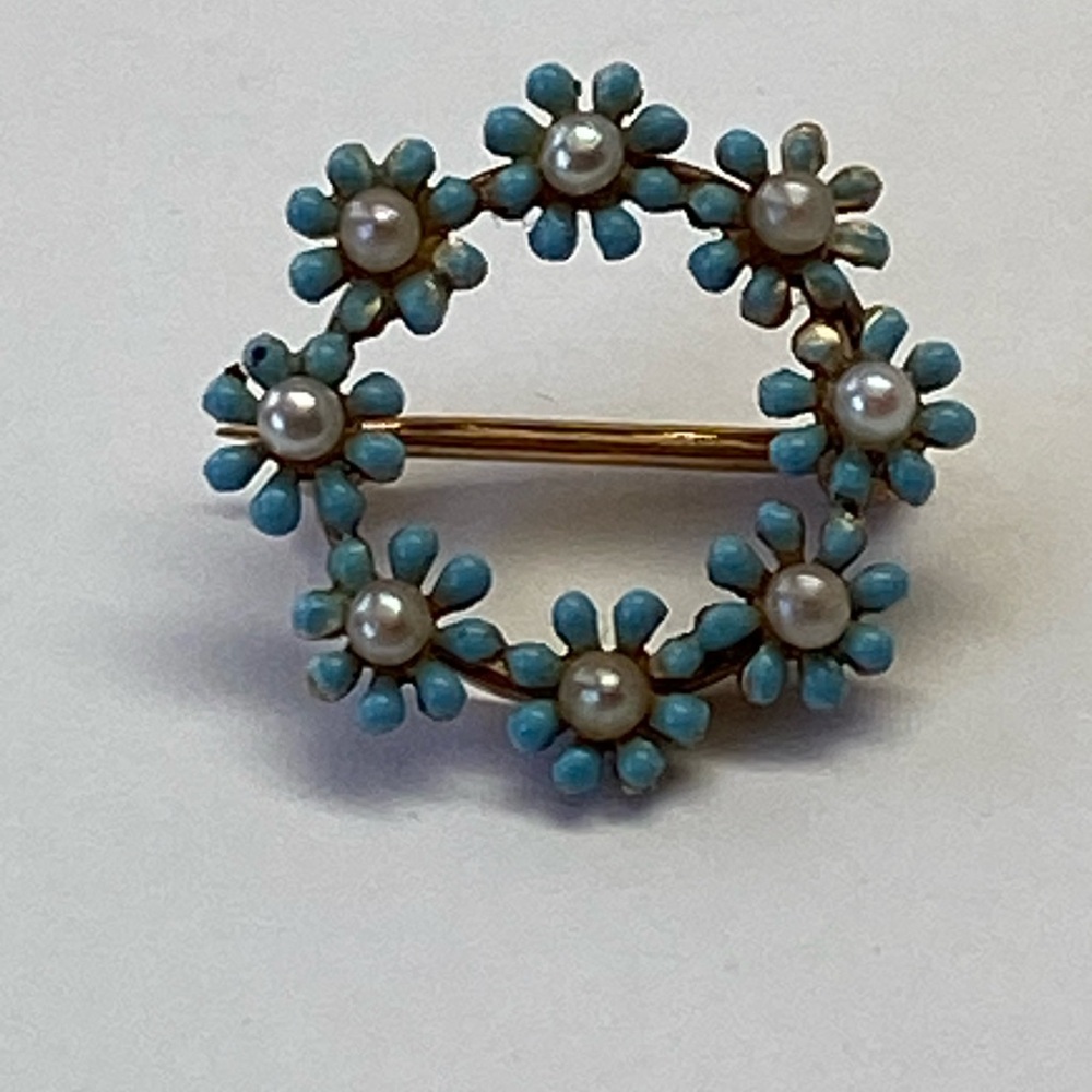 Vintage 14K Yellow Gold Pearl and Blue Enamel Flower Wreath Pin 1.28 grams